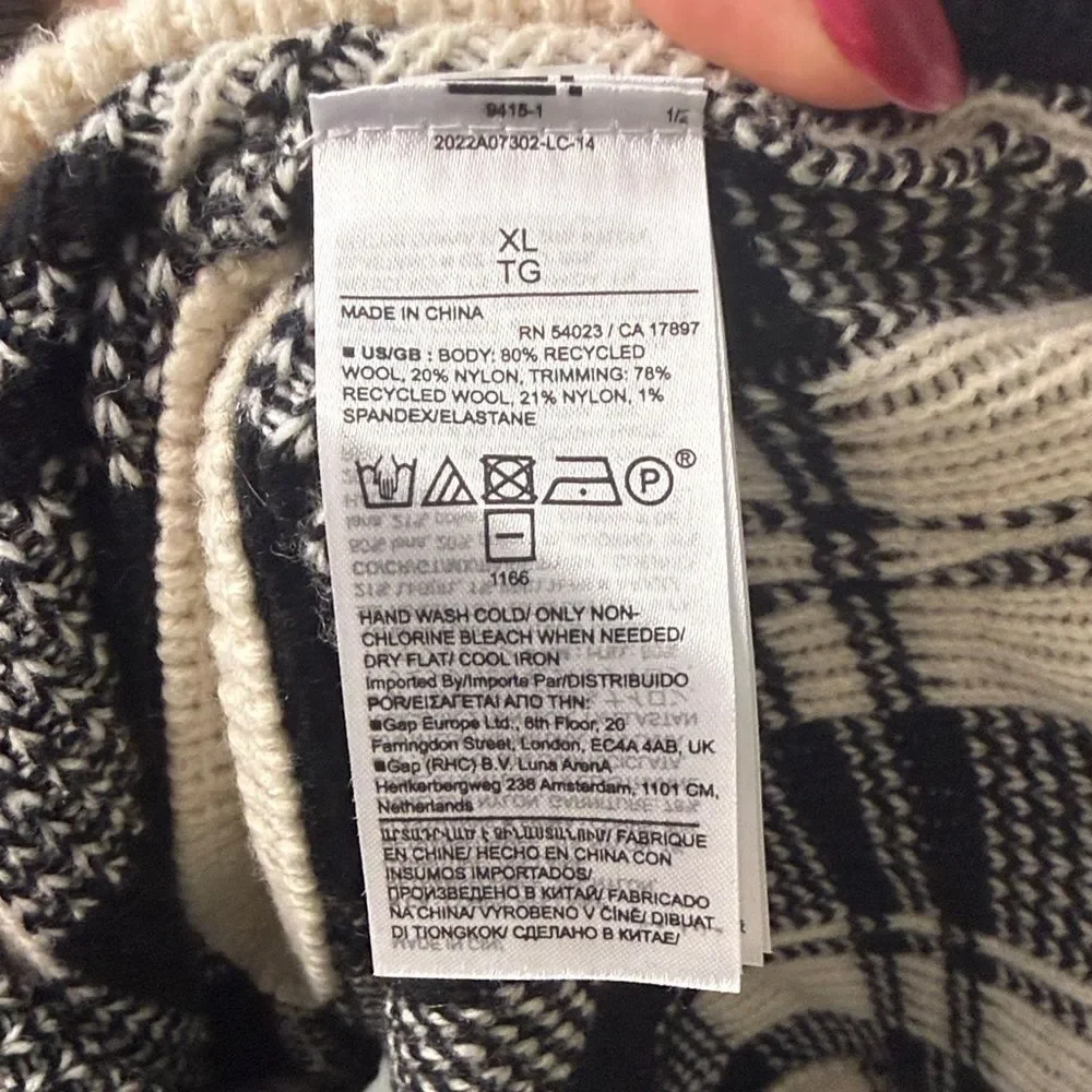 Banana Republic Black and Cream Plaid Dog jacket- Size XL